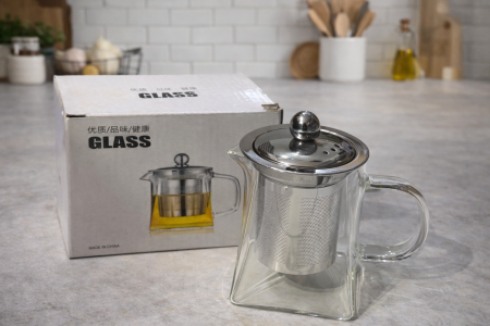 بريق شاي زجاج مع صفاي  حجم صغير