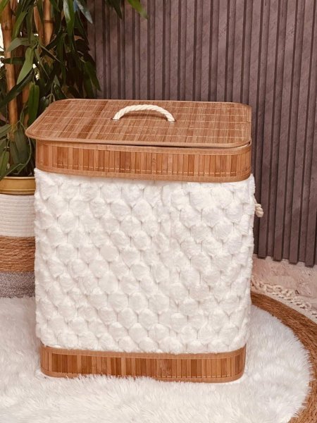 سلة غسيل قش مع فرو ثقيلة