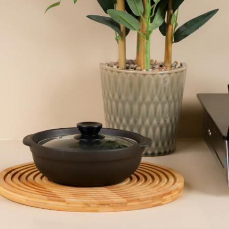 طنجرة فخار اسود صغيرة